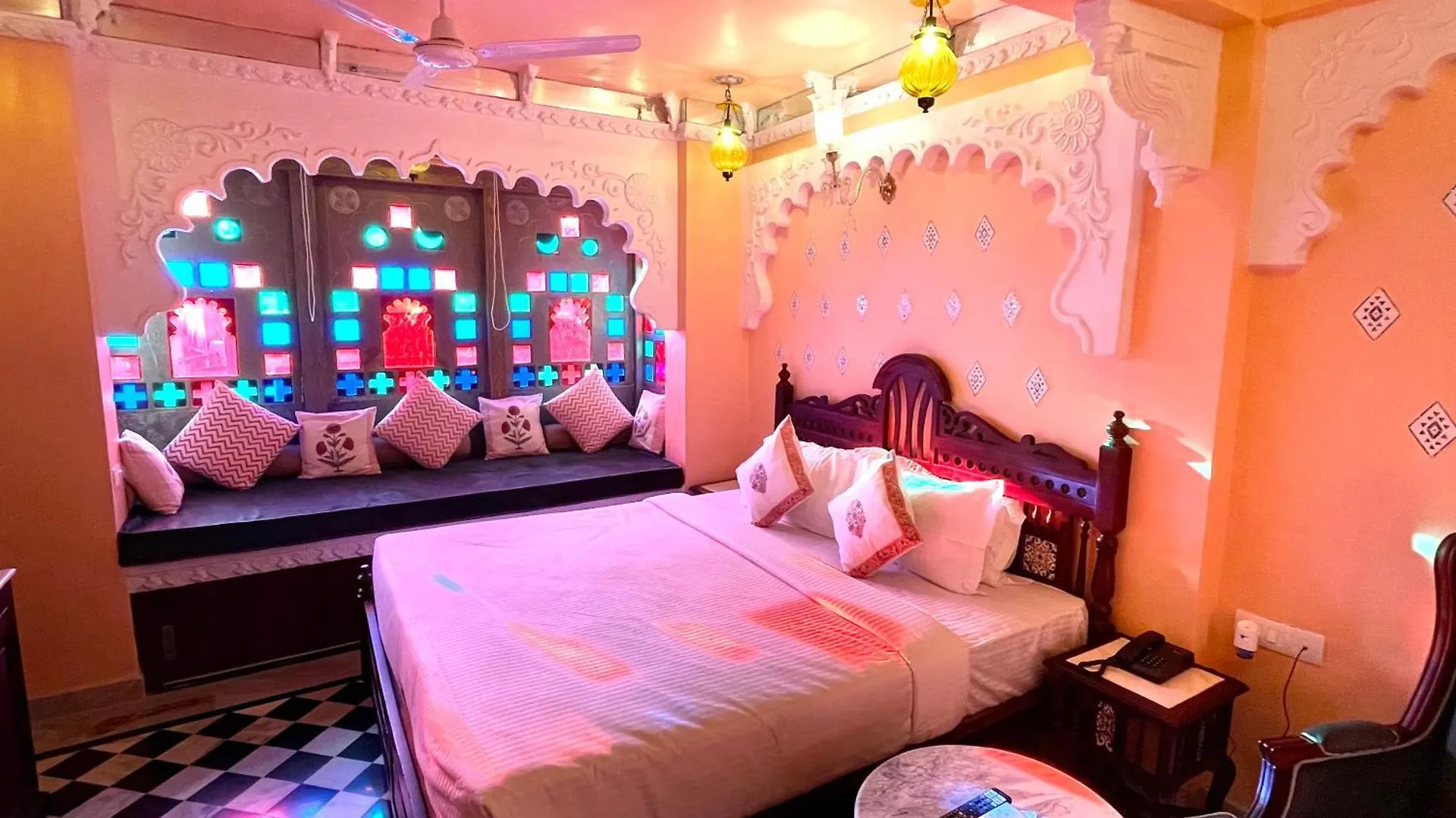 ***  Sheeshmahal By Oladar Hotel Udaipur India