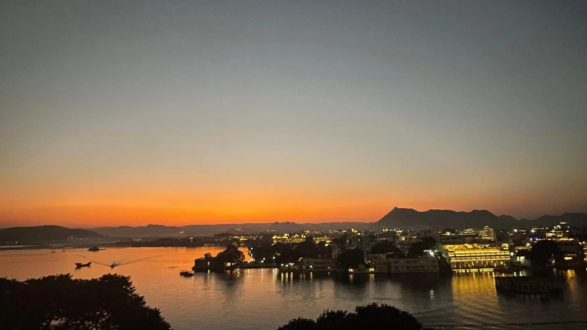 Sheeshmahal By Oladar Hotel Udaipur