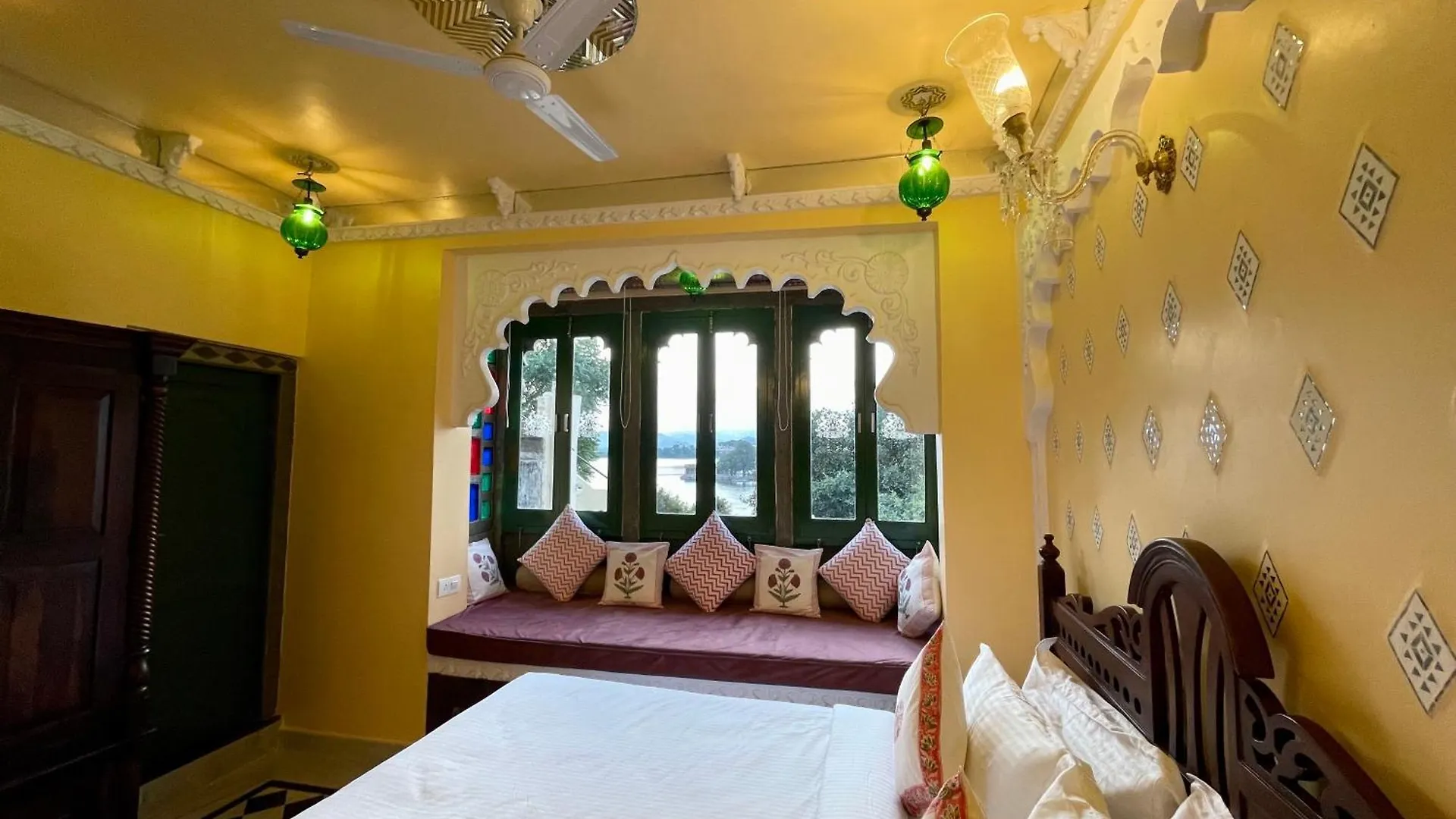 Sheeshmahal By Oladar Hotel Udaipur