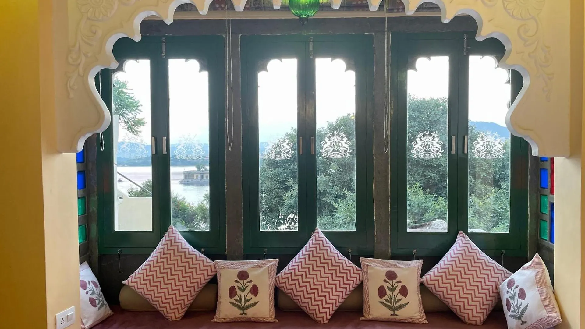 Hotel Sheeshmahal By Oladar Udaipur